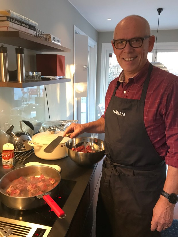 2 Stek kjøttet i mange omganger slik at det blir skikkelig brunet.jpeg